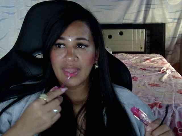Letty33 webcam