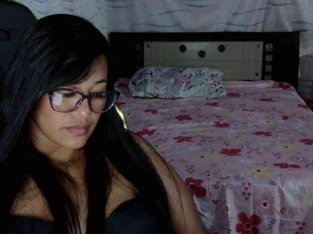 Letty33 webcam