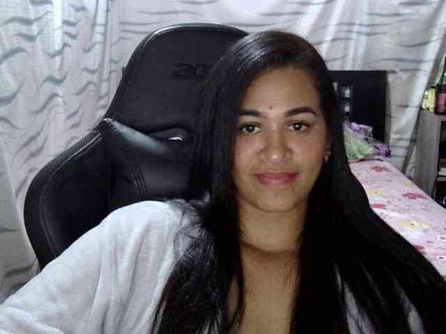 Letty33 webcam