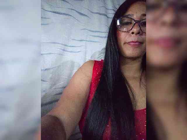 Letty33 webcam