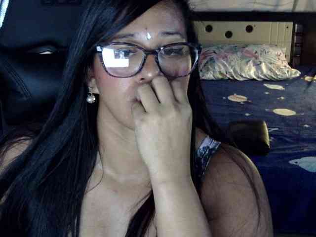 Letty33 webcam