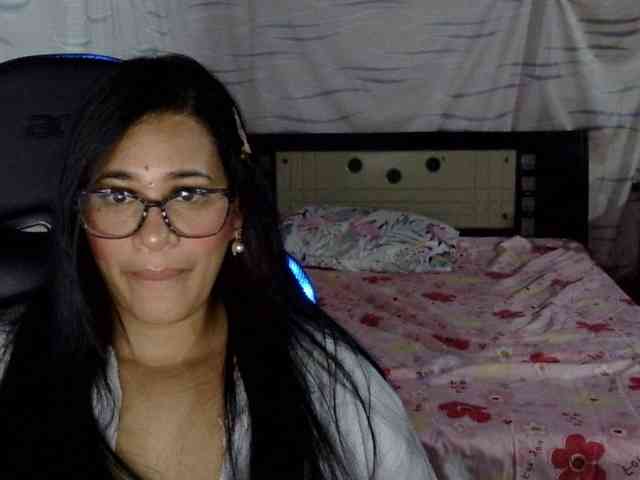 Letty33 webcam