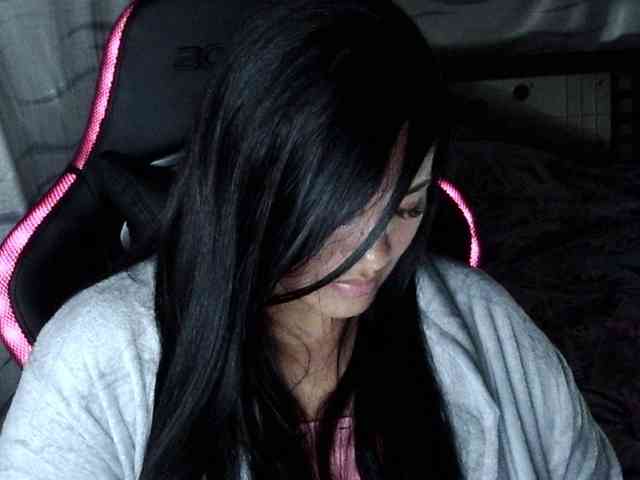 Letty33 webcam