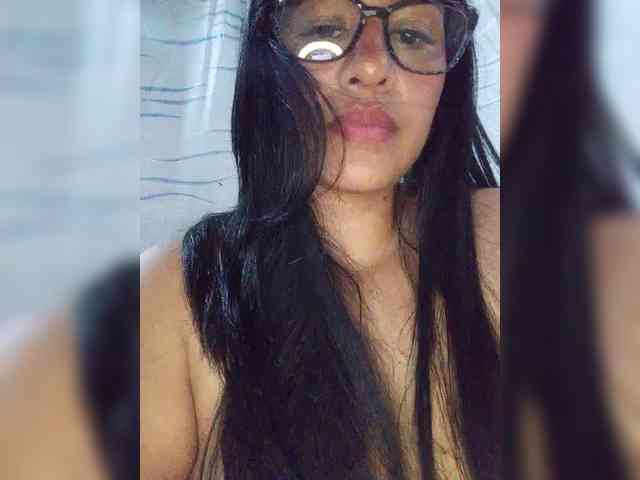 Letty33 webcam