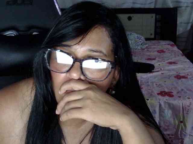 Letty33 webcam