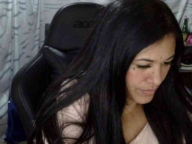 Letty33 webcam