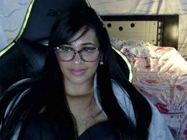 Letty33 webcam