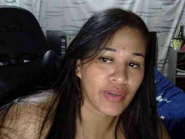 Letty33 webcam
