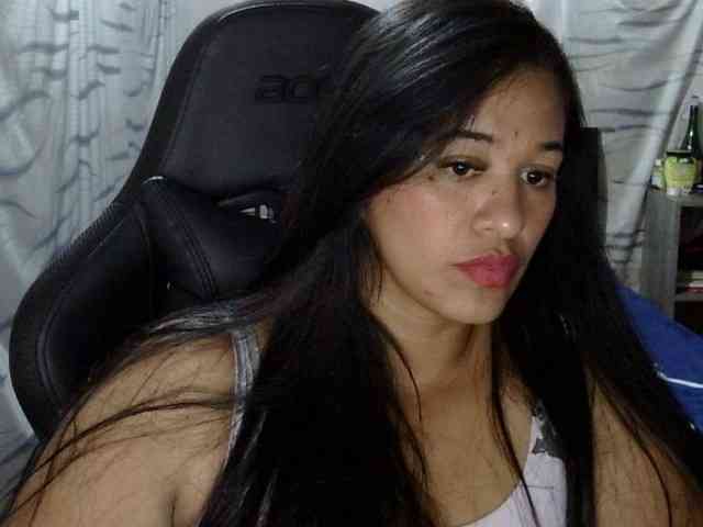 Letty33 webcam
