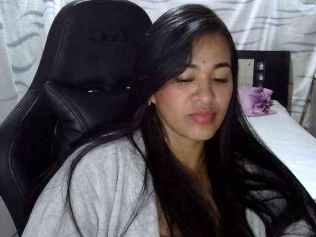 Letty33 webcam