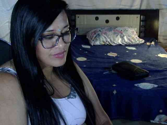 Letty33 webcam