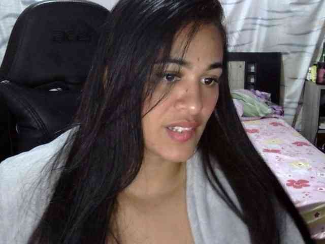 Letty33 webcam