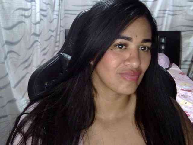 Letty33 webcam