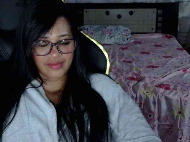 Letty33 webcam