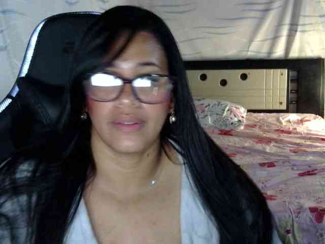 Letty33 webcam