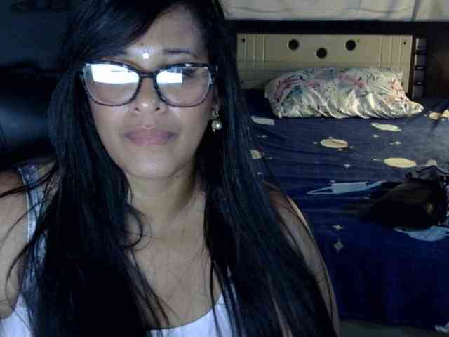 Letty33 webcam