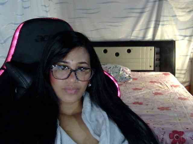 Letty33 webcam