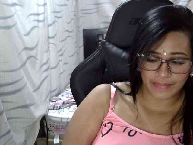 Letty33 webcam