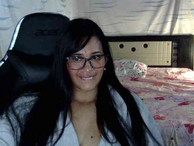 Letty33 webcam