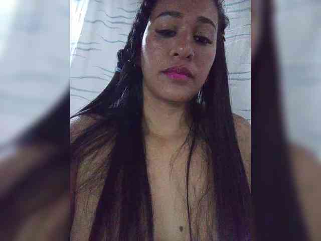Letty33 webcam