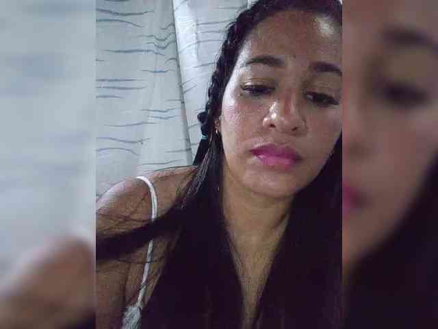 Letty33 webcam