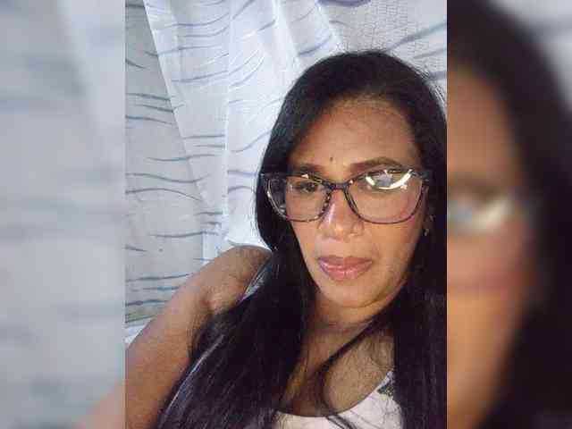 Letty33 webcam