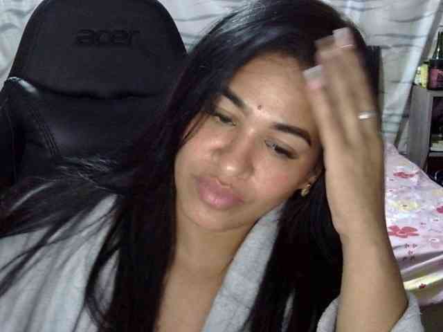 Letty33 webcam