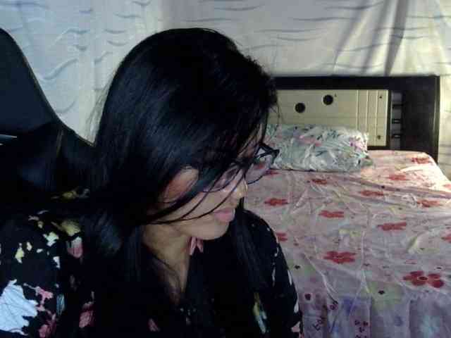 Letty33 webcam