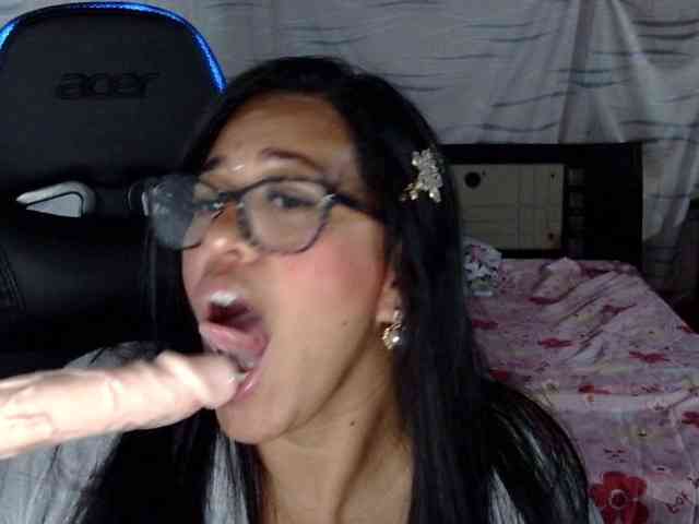 Letty33 webcam