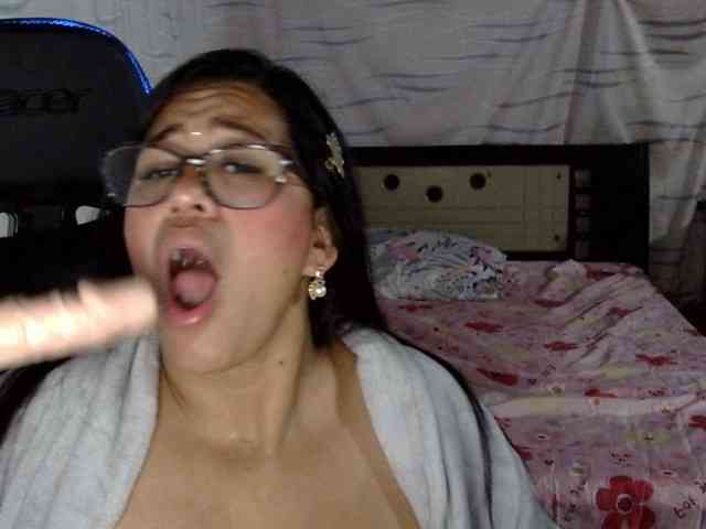 Letty33 webcam
