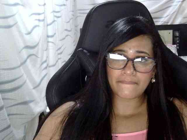 Letty33 webcam