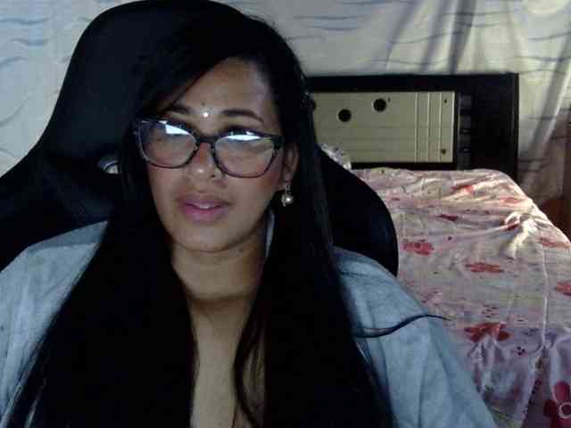 Letty33 webcam