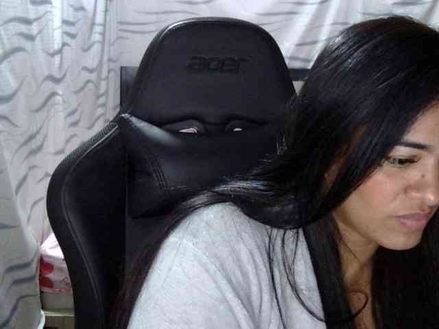 Letty33 webcam