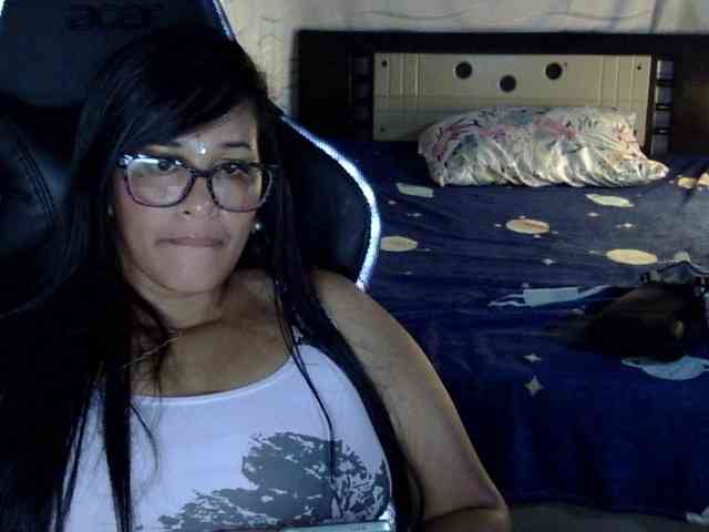 Letty33 webcam