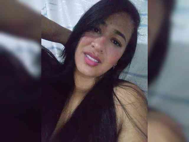 Letty33 webcam