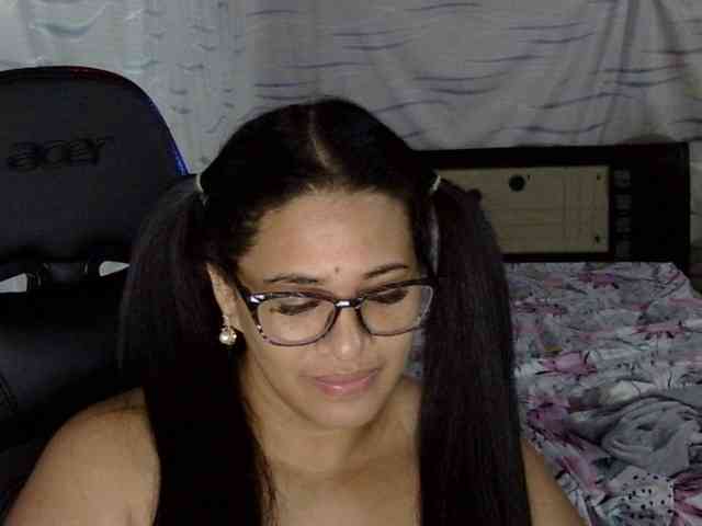 Letty33 webcam