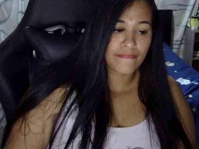 Letty33 webcam