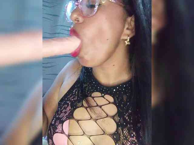 Letty33 webcam