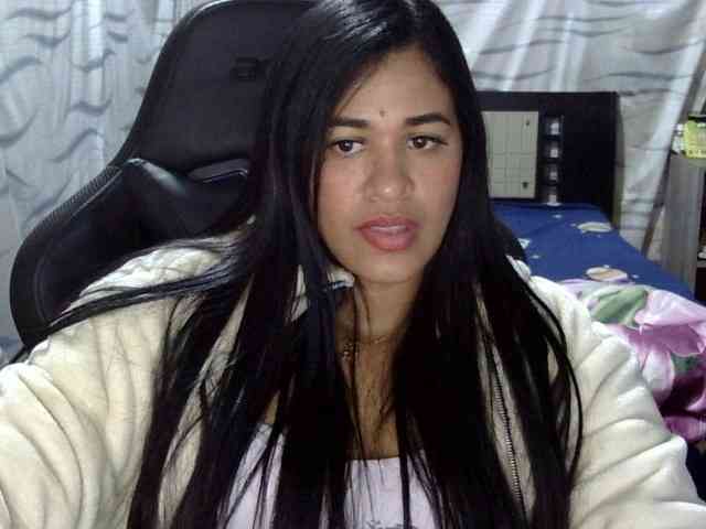 Letty33 webcam