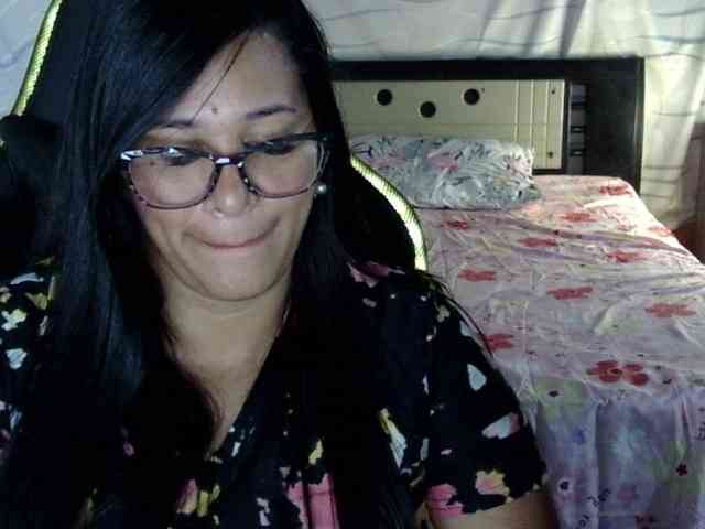 Letty33 webcam