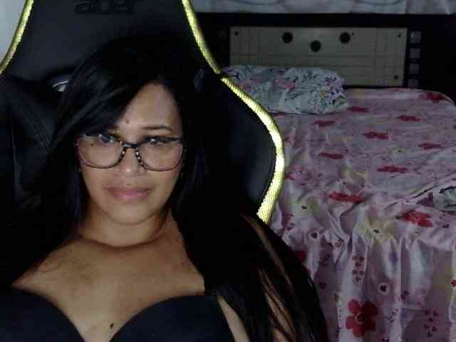 Letty33 webcam