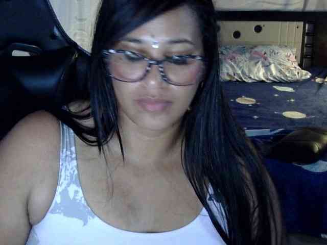Letty33 webcam