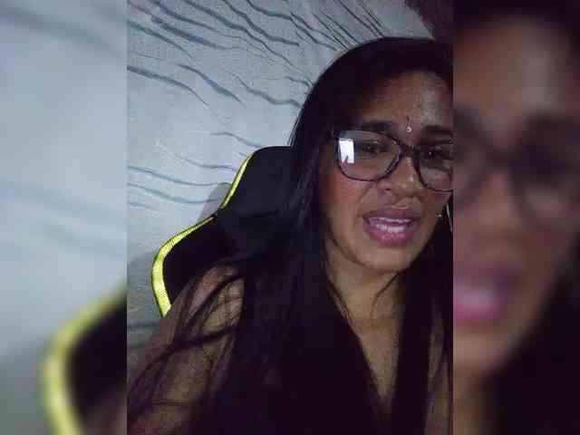 Letty33 webcam