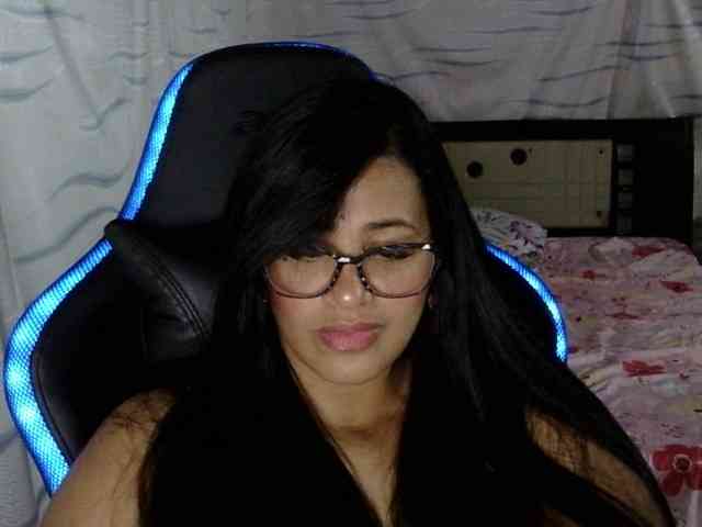 Letty33 webcam