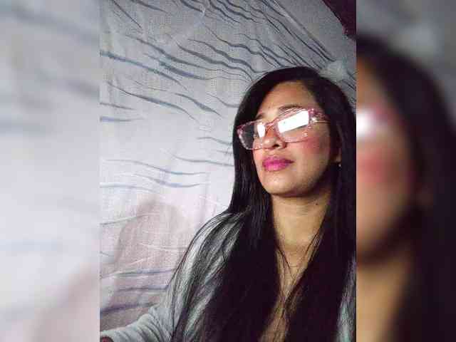 Letty33 webcam
