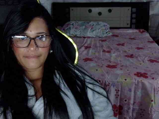 Letty33 webcam