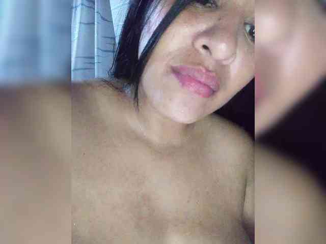 Letty33 webcam