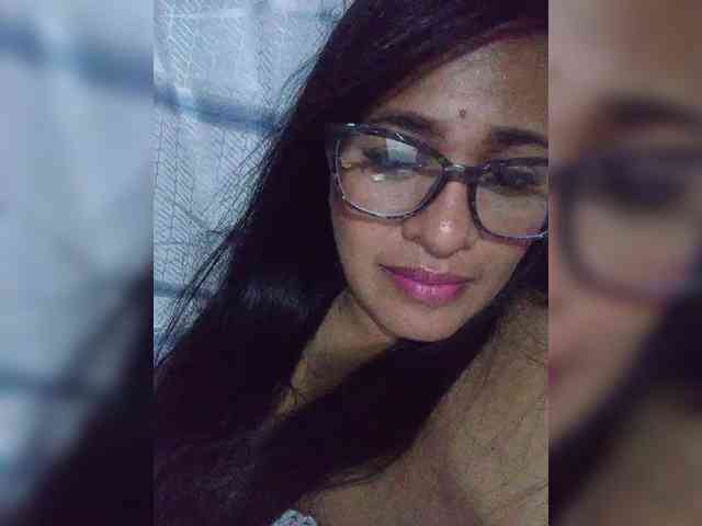 Letty33 webcam