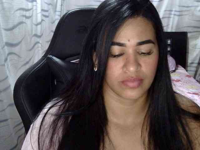 Letty33 webcam
