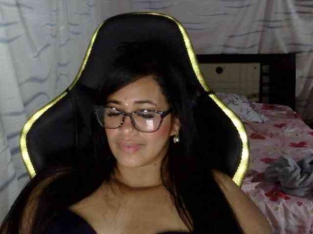 Letty33 webcam